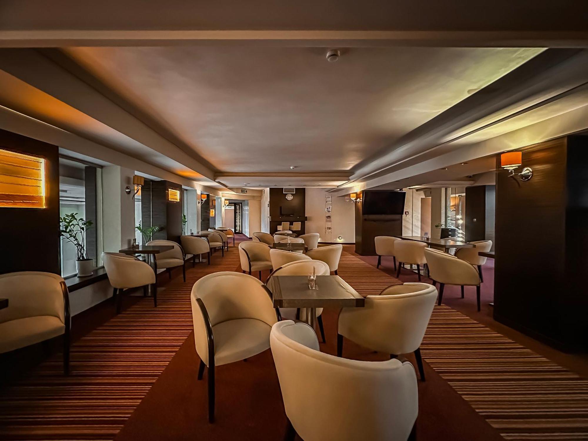 Malinowy Dwor Medical Hotel