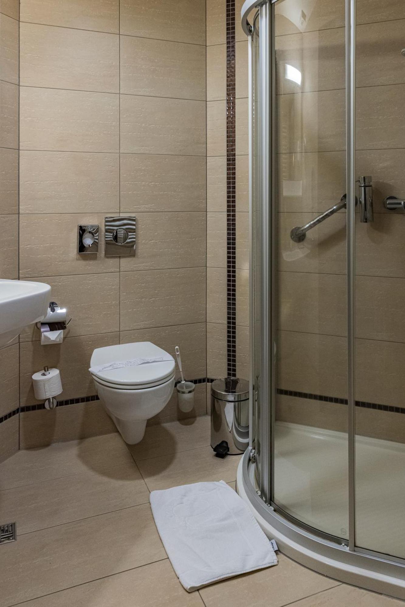 Malinowy Dwor Medical Hotel 4*