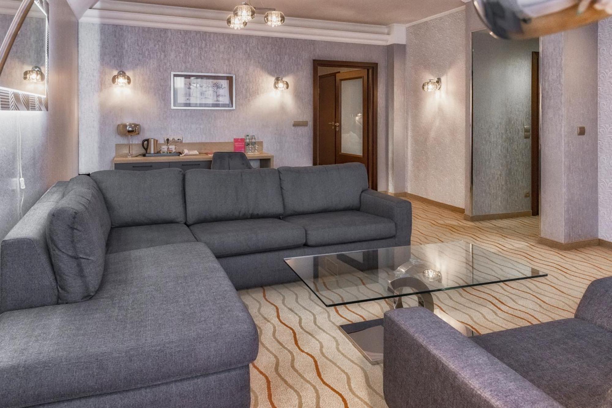 Malinowy Dwor Medical Hotel